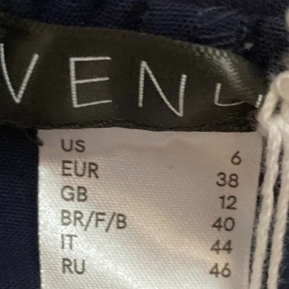 NWT Navy Blue Skirt With Gorgeous Pearl Embellishments & Gold Buttons US Size 6 - Picture 3 of 4